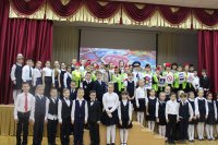 Ставропольским школьникам подарили световозвращающие зна